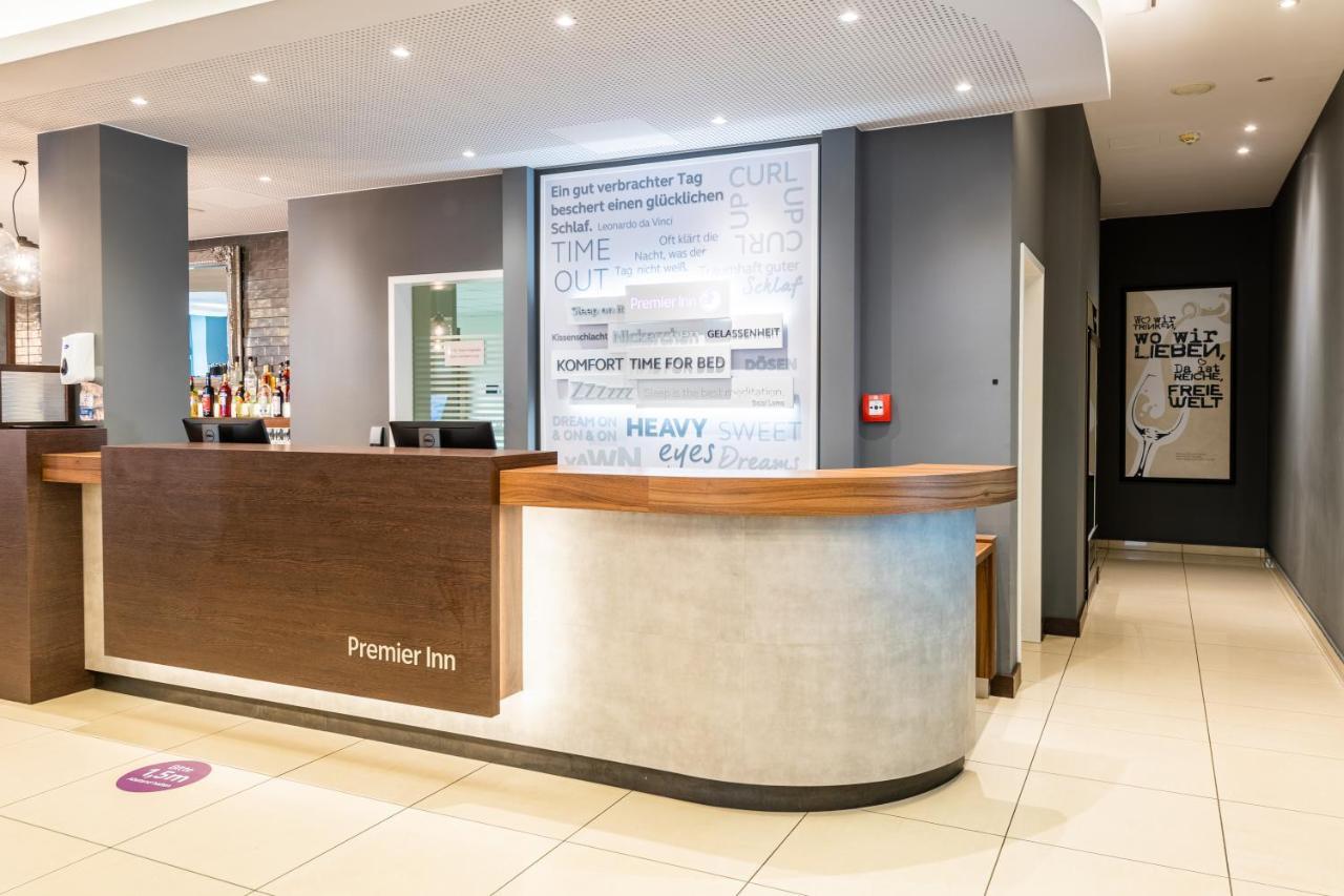 Premier Inn Frankfurt City Centre Frankfurt am Main ภายนอก รูปภาพ