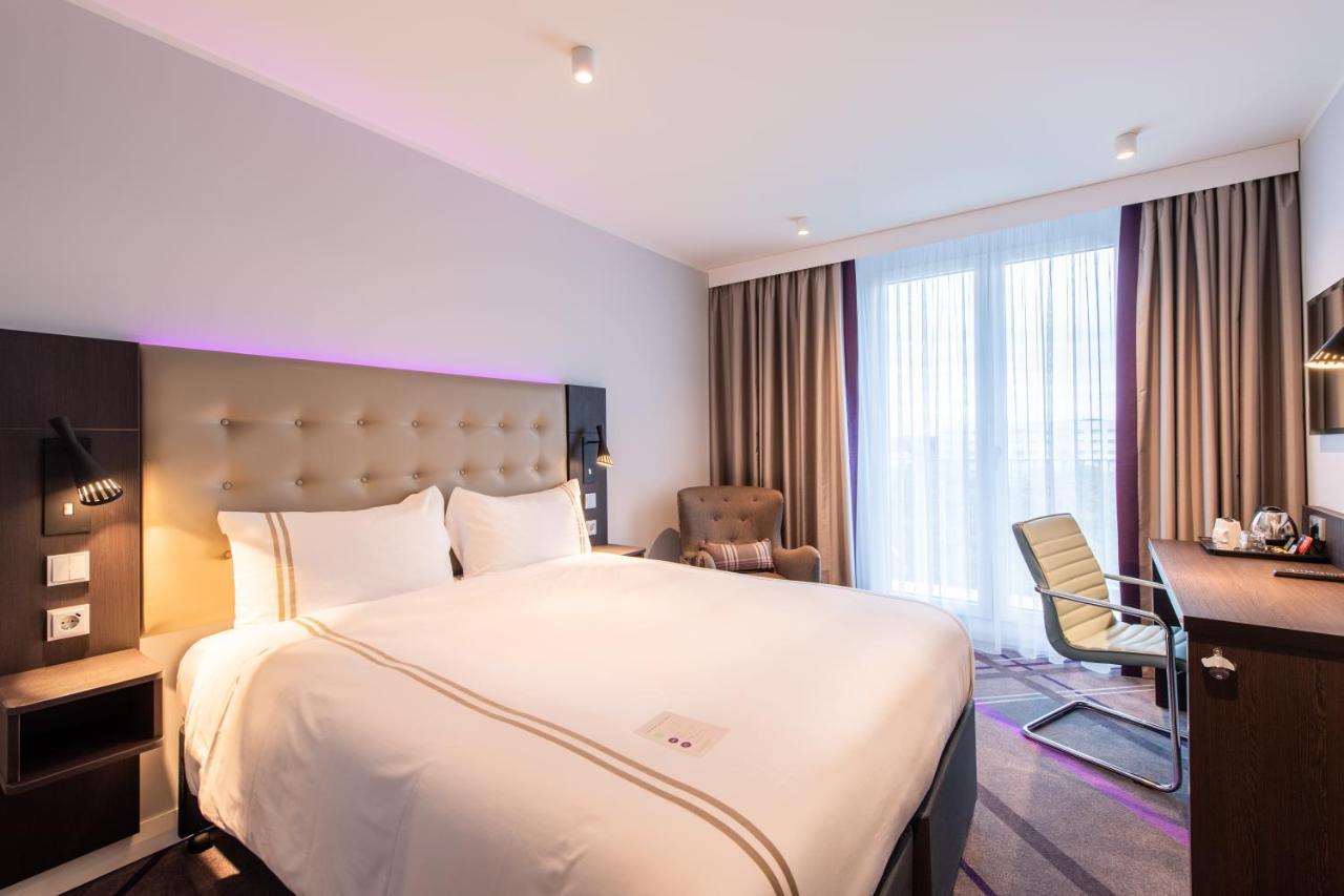 Premier Inn Frankfurt City Centre Frankfurt am Main ภายนอก รูปภาพ